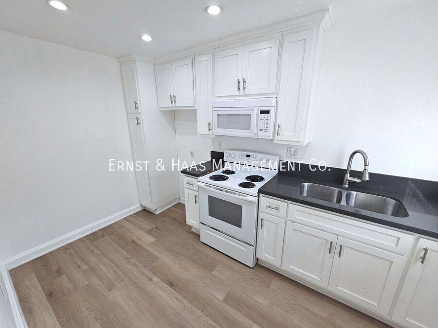 1527 Junipero Ave #15 - Photo 4 of 7