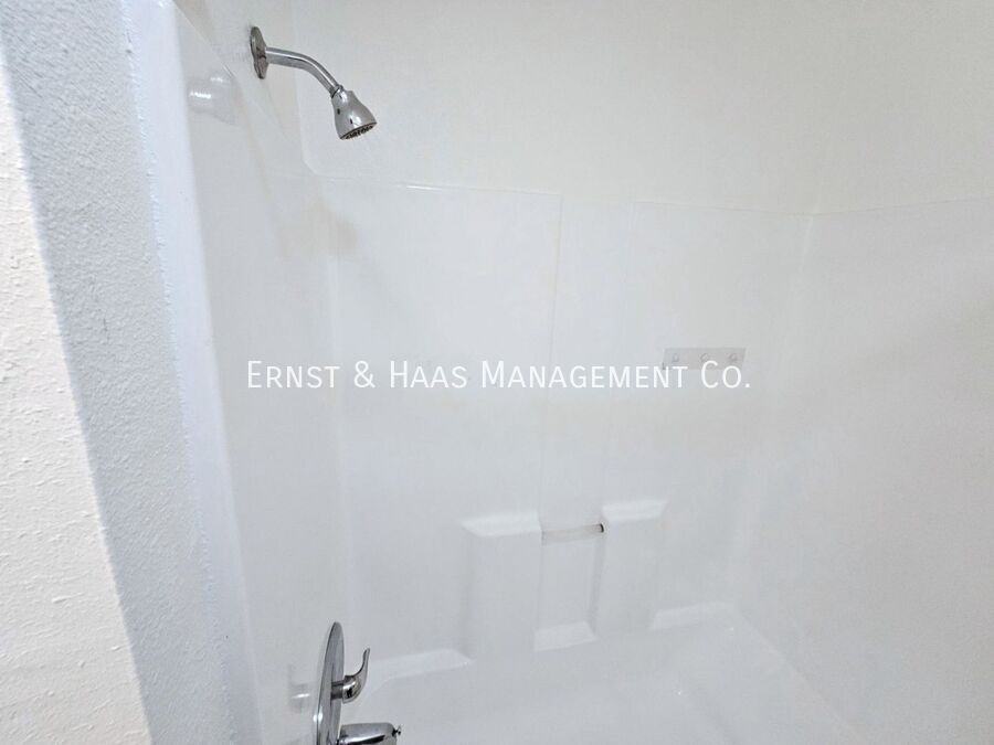 1527 Junipero Ave #15 - Photo 7 of 7