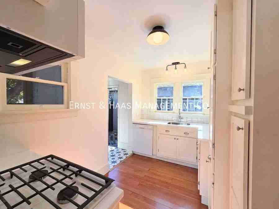 3624 E 8th St - Photo 7 of 19