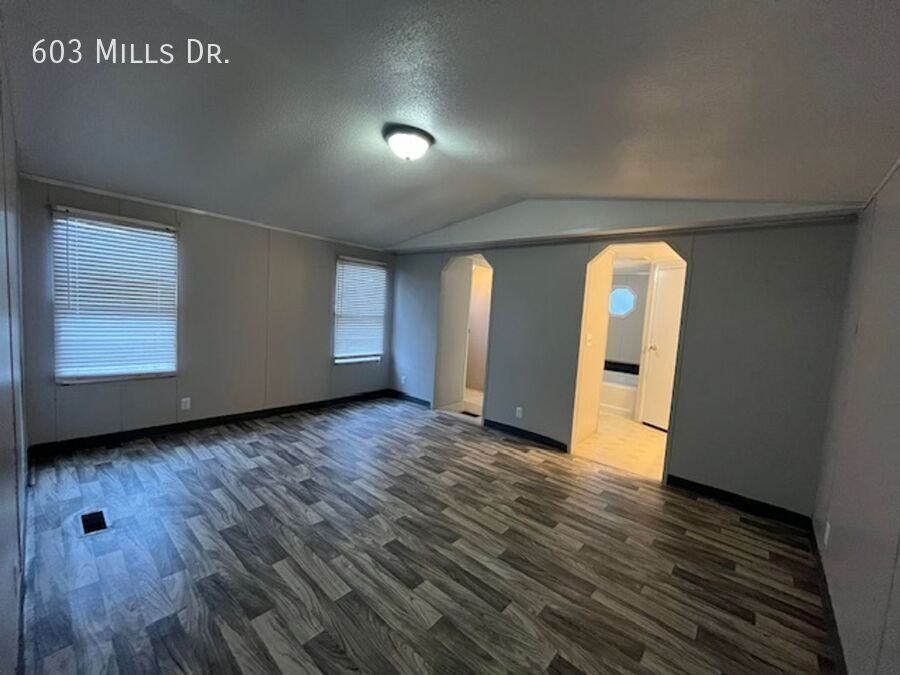 603 Mills Dr - Photo 5 of 13