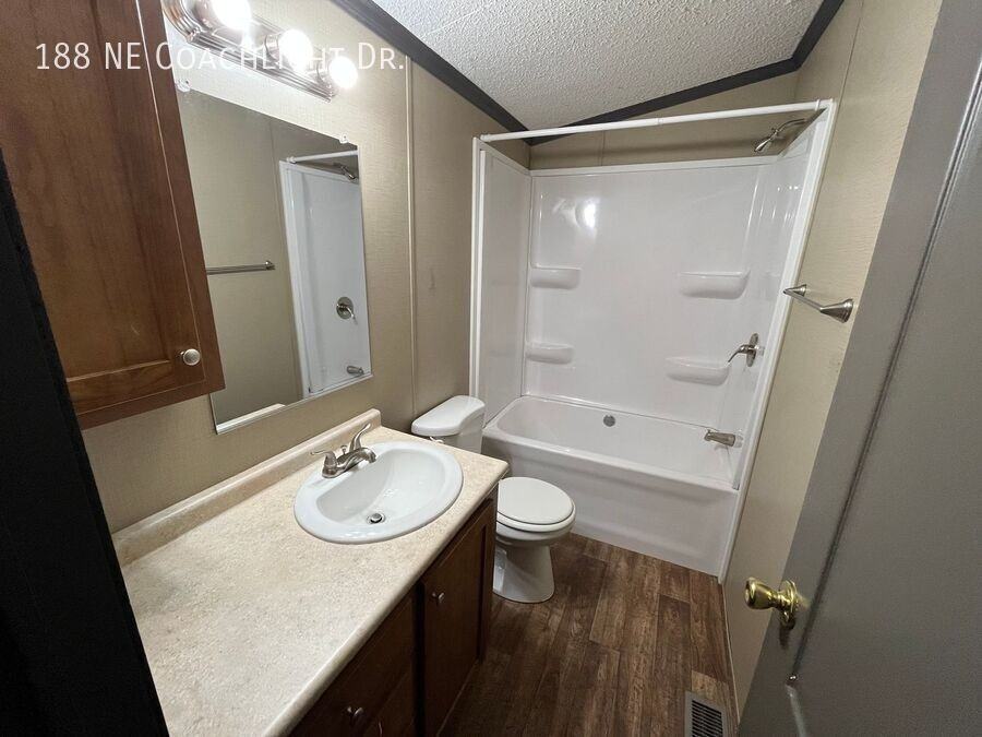 188 Ne Coachlight Dr - Photo 4 of 5