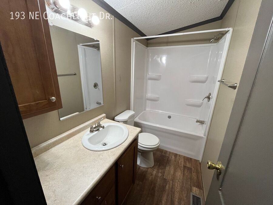 193 Ne Coachlight Dr - Photo 4 of 5