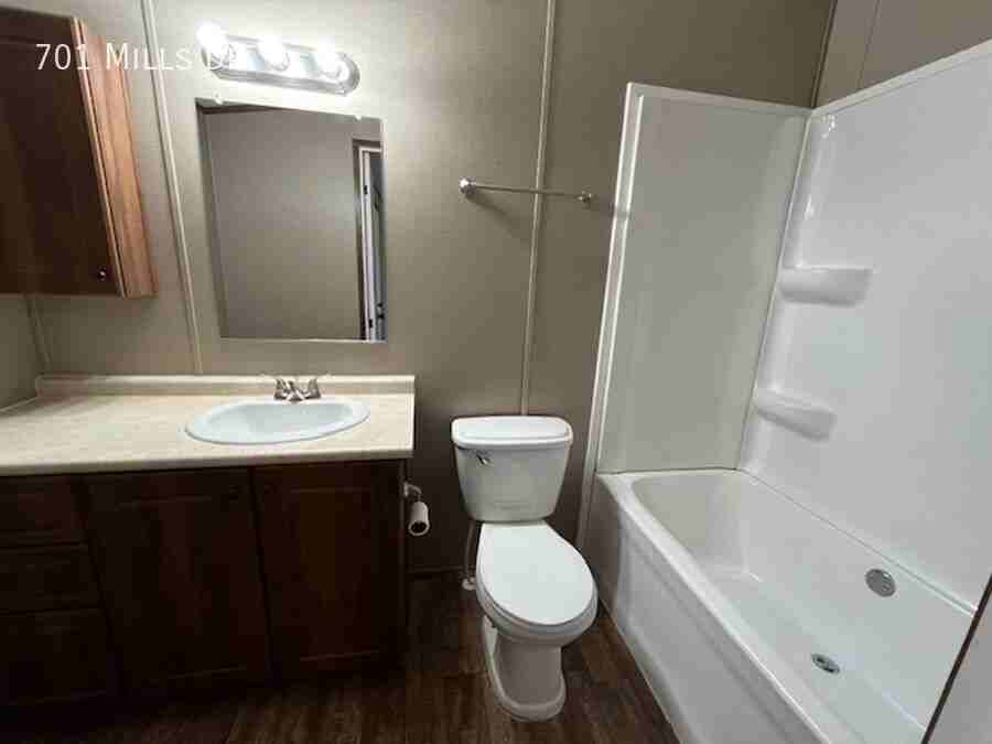 701 Mills Dr - Photo 5 of 10