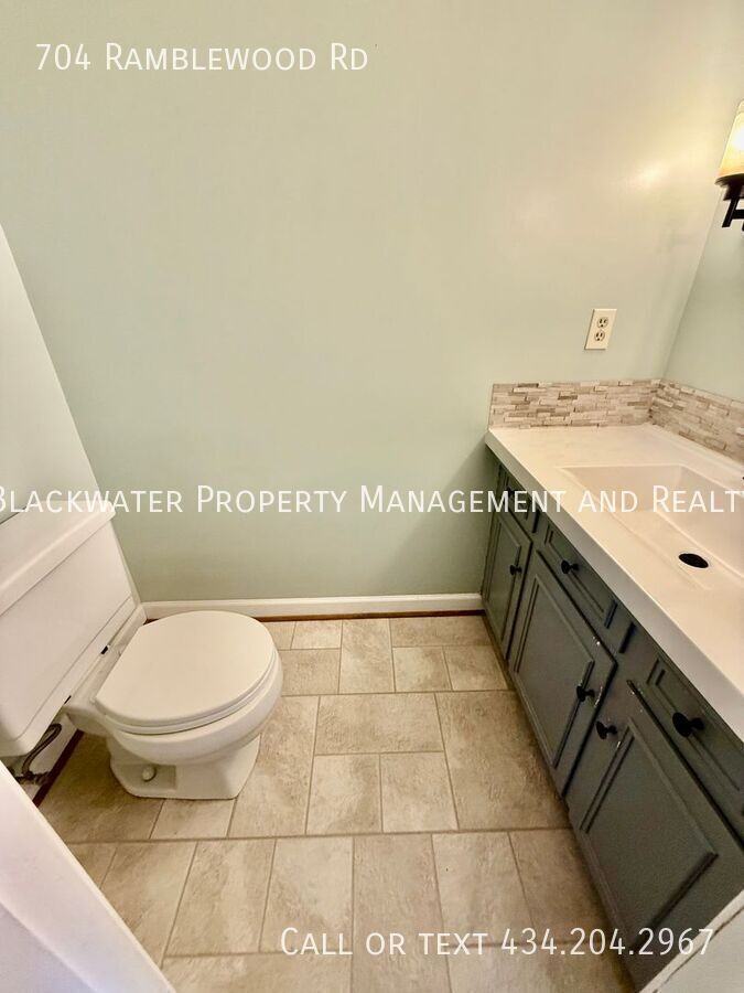 704 Ramblewood Rd - Photo 3 of 17