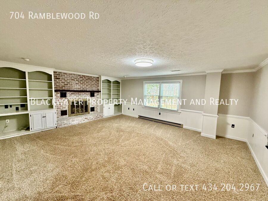 704 Ramblewood Rd - Photo 4 of 17