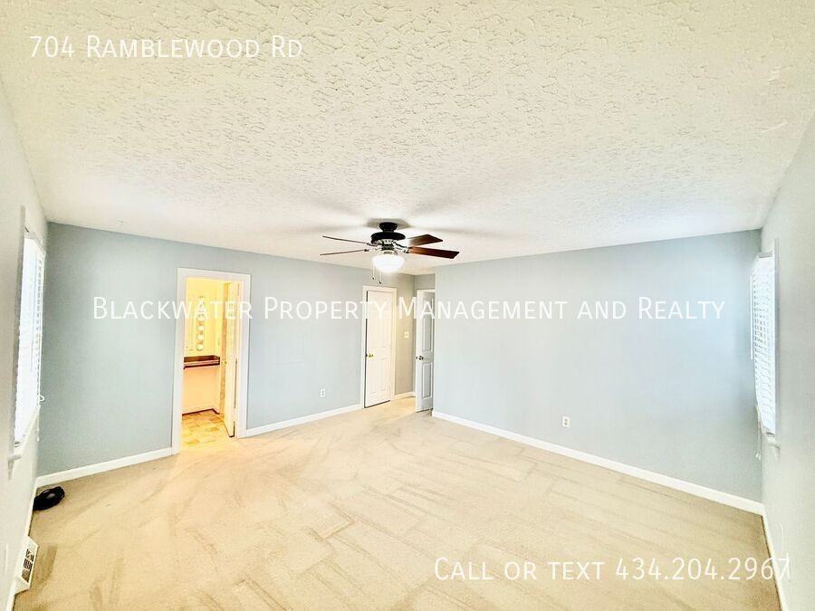 704 Ramblewood Rd - Photo 7 of 17