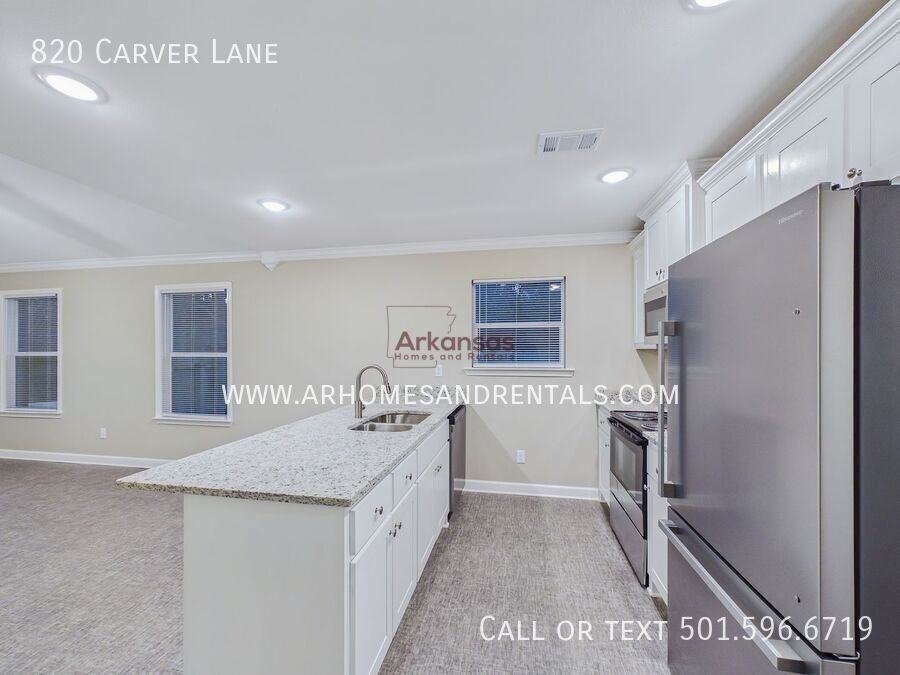820 Carver Ln - Photo 4 of 12