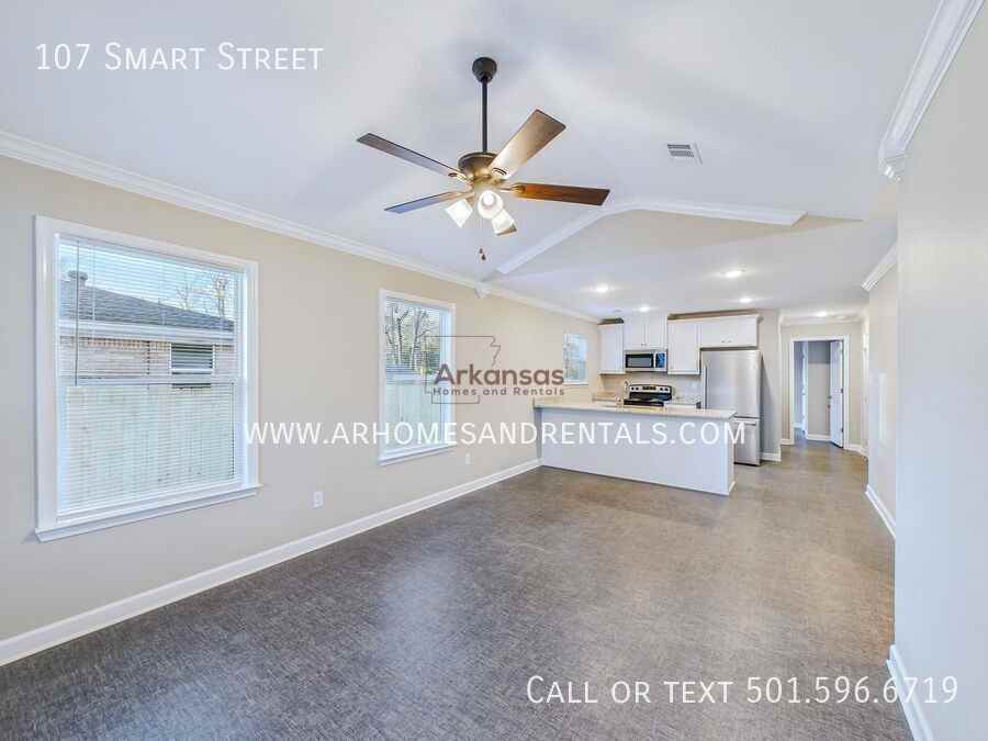 107 Smart St - Photo 3 of 11