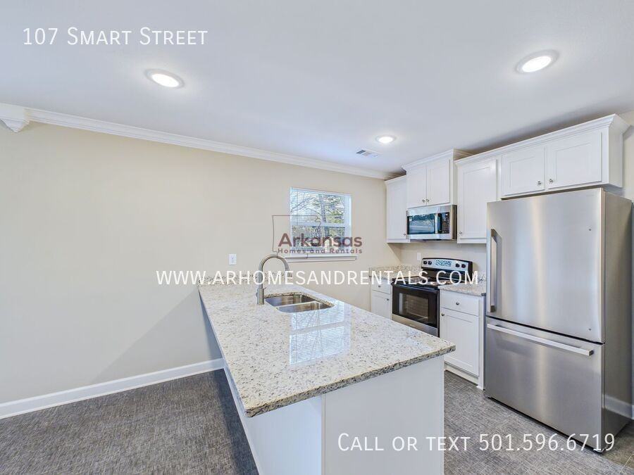 107 Smart St - Photo 4 of 11