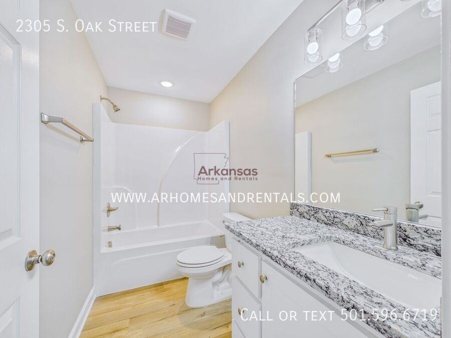 2305 S Oak St - Photo 7 of 12