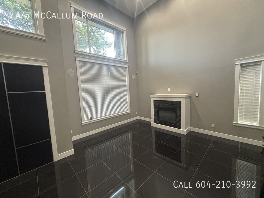 2775 Mccallum Rd - Photo 4 of 18