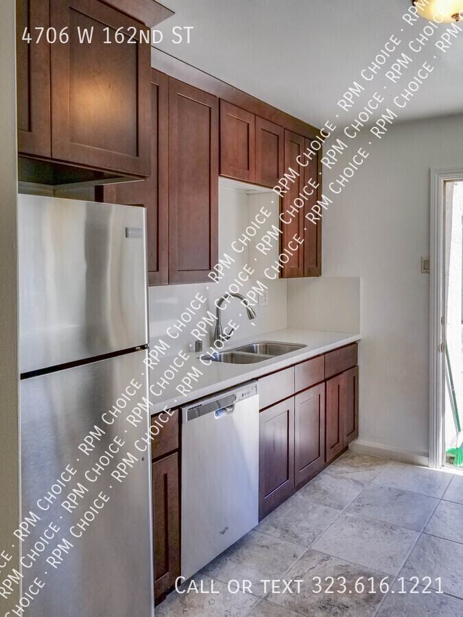 4706 W 162nd St - Photo 5 of 12