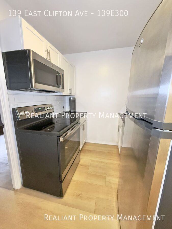 139 E Clifton Ave #139E300 - Photo 6 of 10