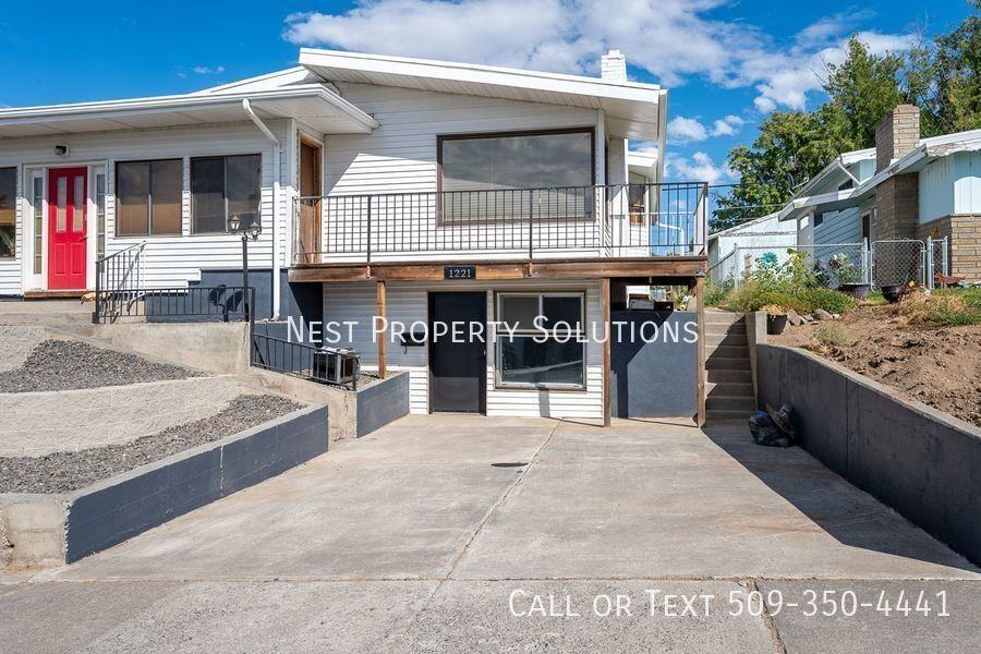 1221 S Baker St #B - Photo 2 of 20