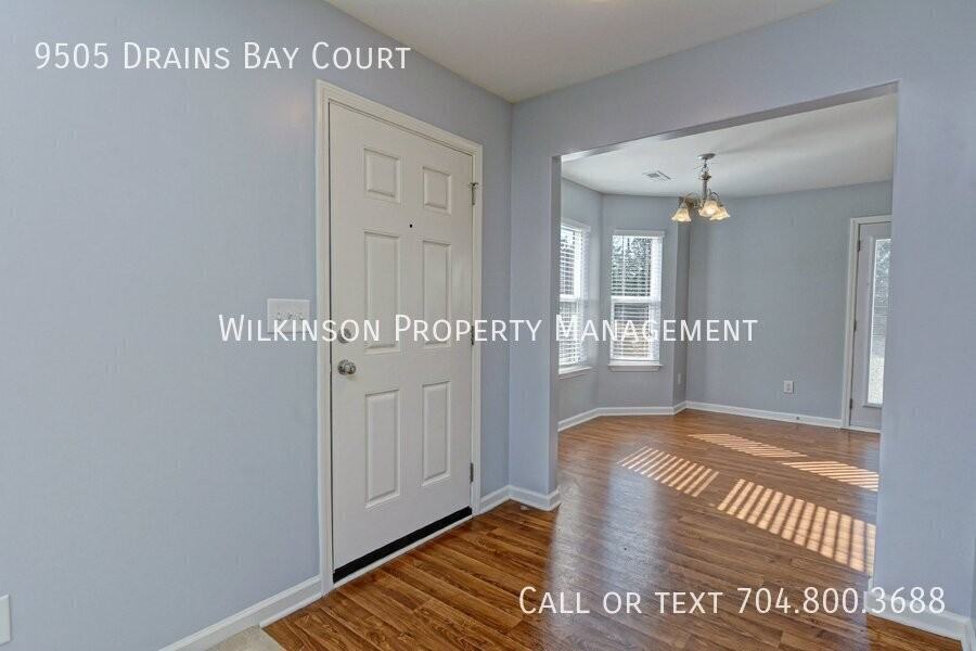 9505 Drains Bay Ct - Photo 3 of 27