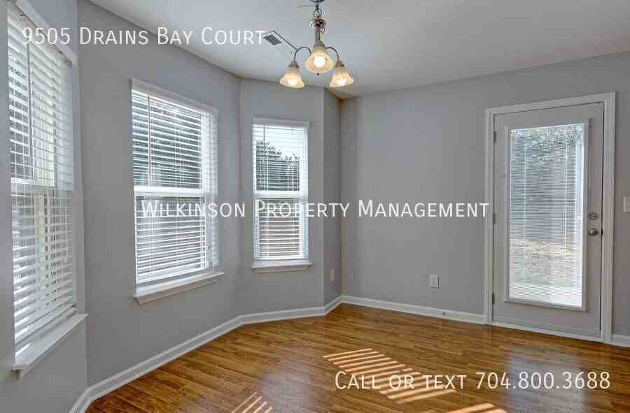 9505 Drains Bay Ct - Photo 4 of 27