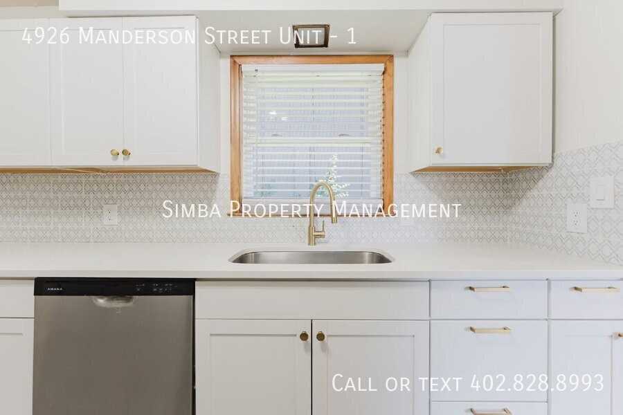 4926 Manderson St #1 - Photo 5 of 32