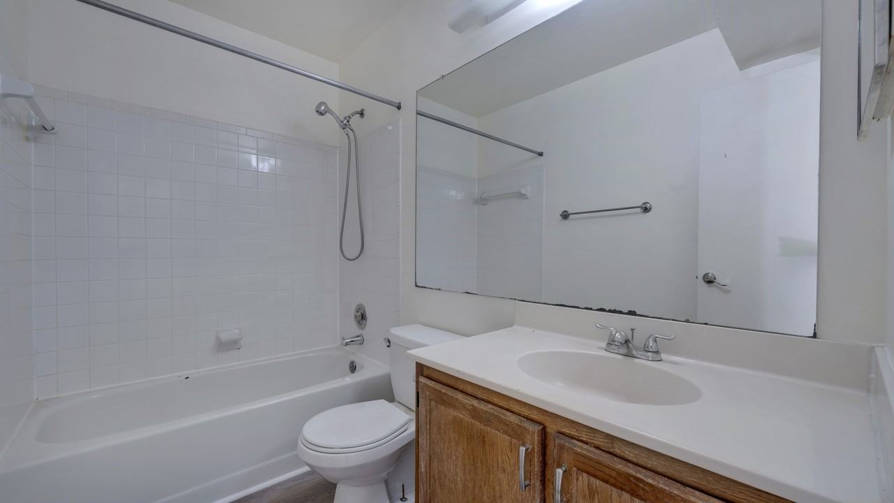 14911 Mckisson Ct #E - Photo 5 of 25