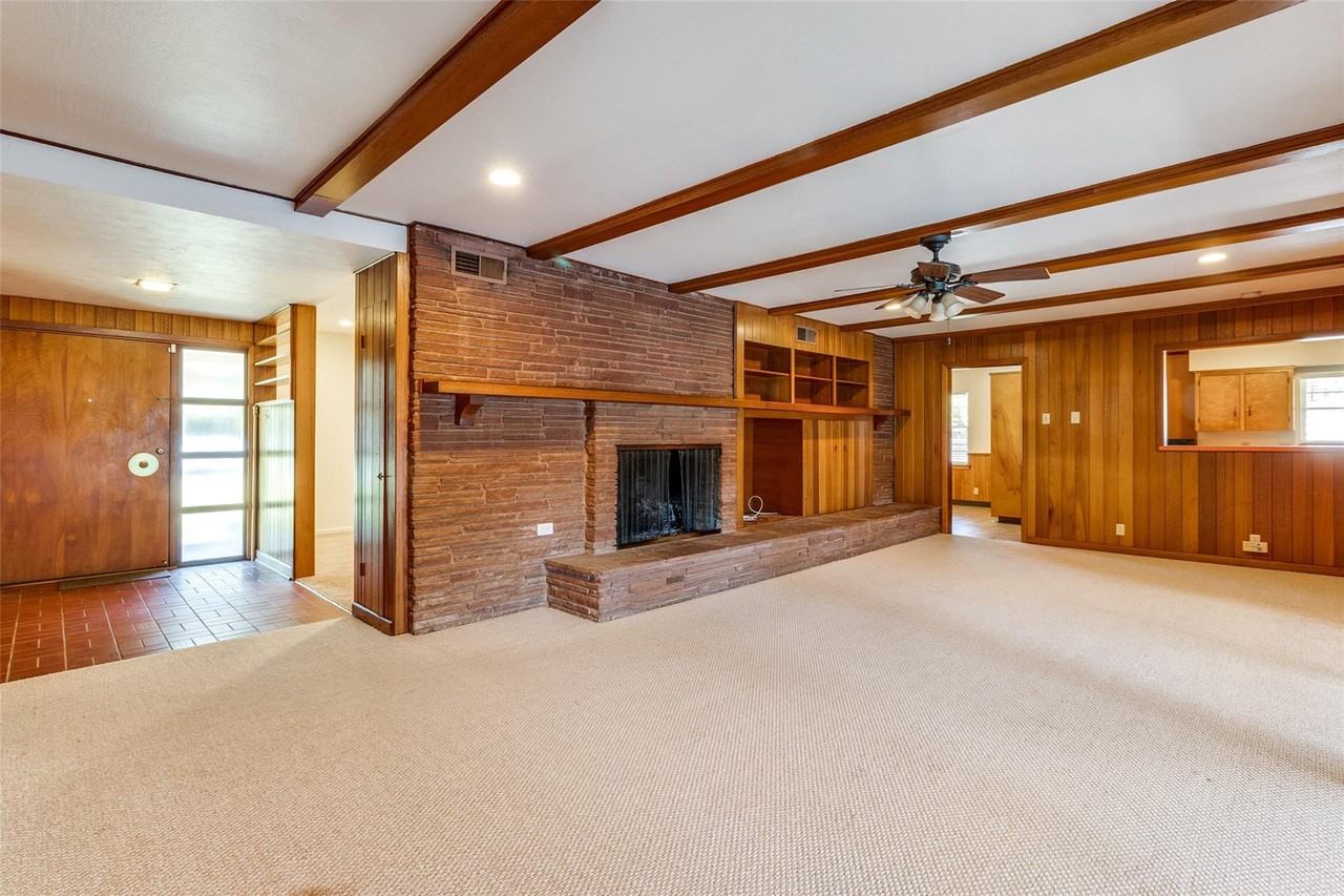 10338 Sherbrook Ln - Photo 3 of 11