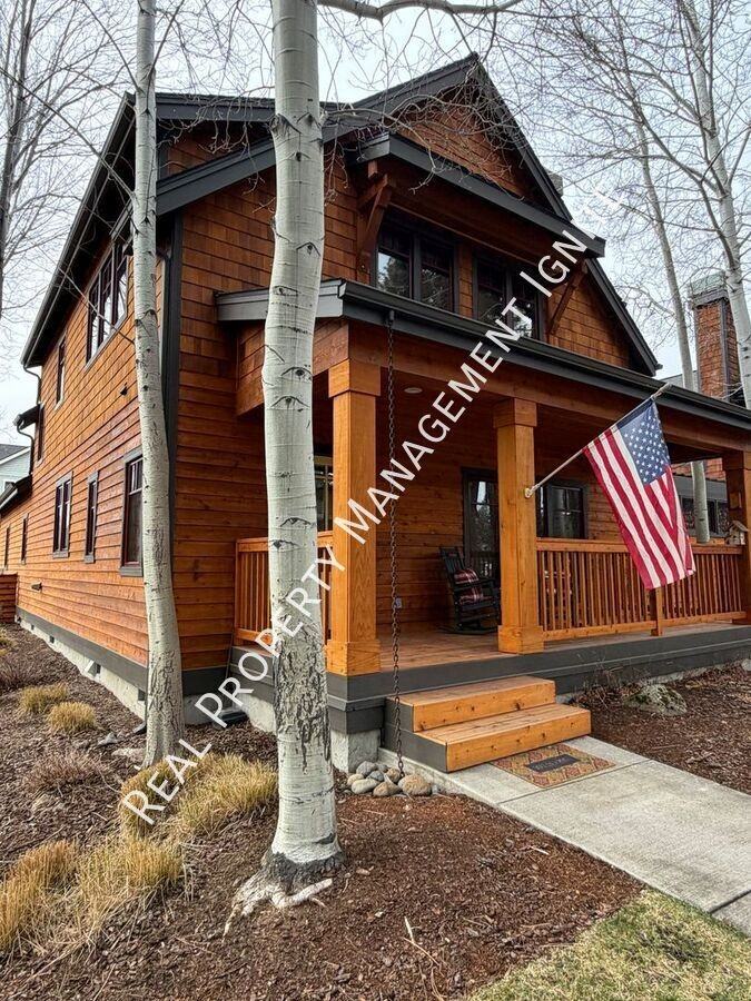 453 S Pine St - Photo 2 of 20