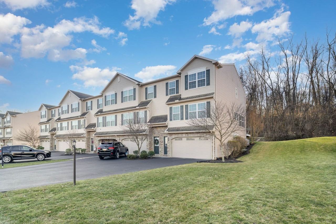 164 Old Schoolhouse Ln - Photo 2 of 27