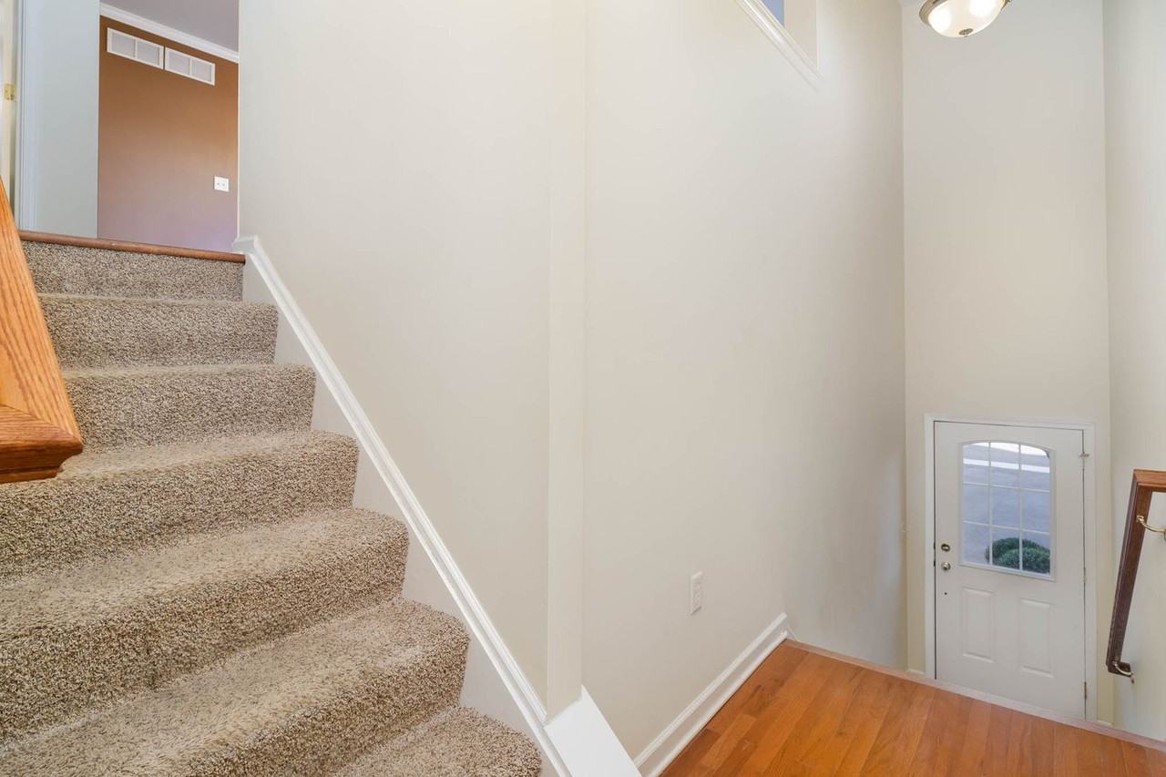 164 Old Schoolhouse Ln - Photo 3 of 27