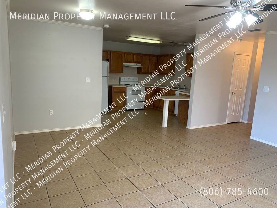 305 N Chicago Ave - Photo 3 of 27