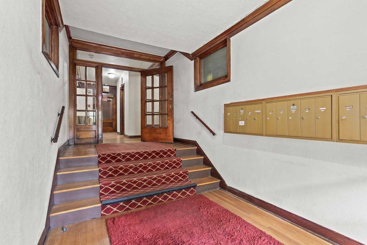 The Oxford Apartments! - Photo 3 of 5