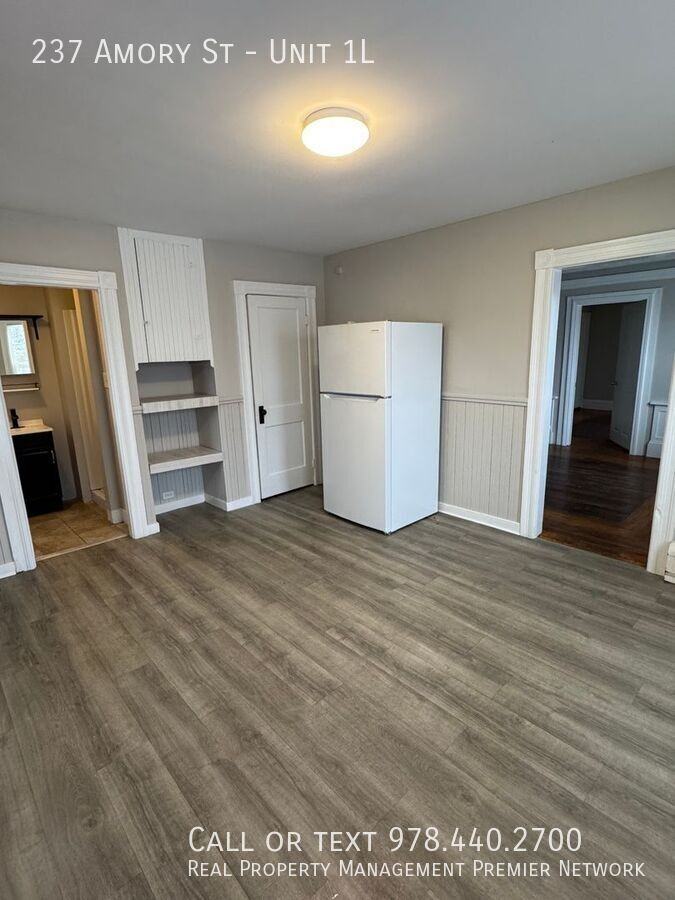 237 Amory St #1L - Photo 4 of 13