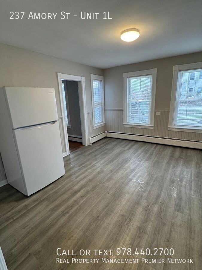 237 Amory St #1L - Photo 5 of 13