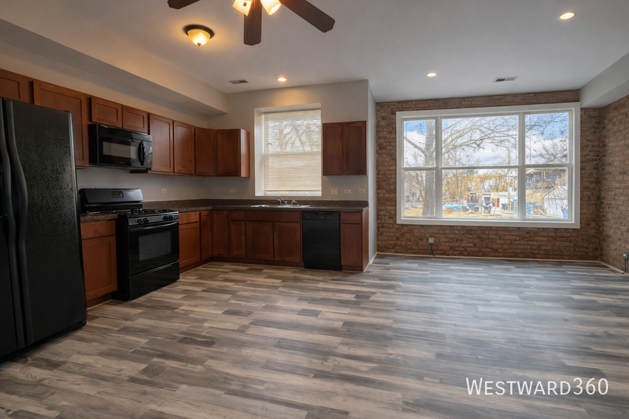 6201 S Rhodes Ave #101 - Photo 3 of 9