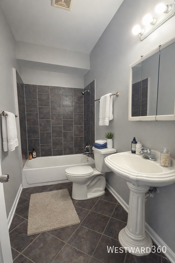 6201 S Rhodes Ave #101 - Photo 7 of 9