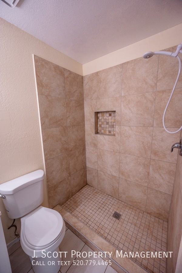 1753 E Harvard St #1 - Photo 7 of 17