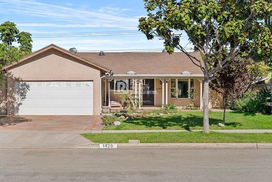 1425 W Woodcrest Ave - Photo 2 of 25