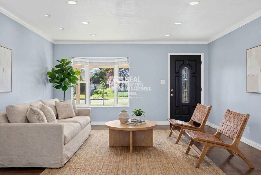 1425 W Woodcrest Ave - Photo 4 of 25