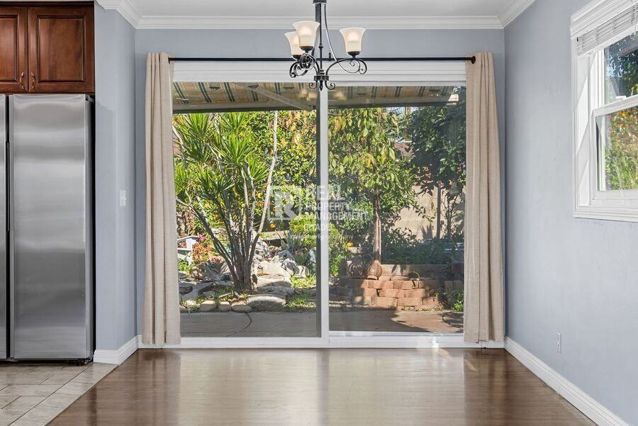 1425 W Woodcrest Ave - Photo 7 of 25