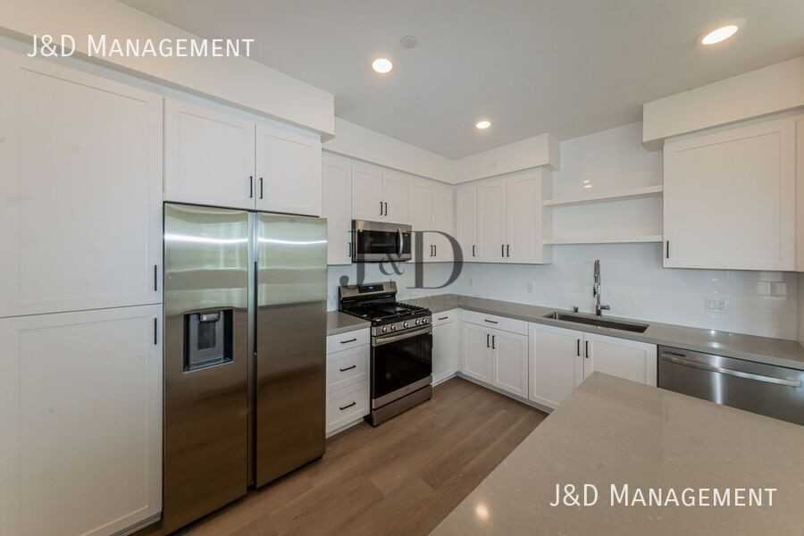 1934 Broadway - Photo 4 of 26