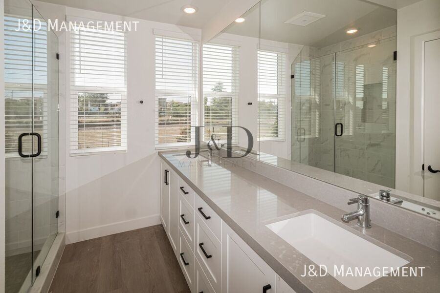 1934 Broadway - Photo 7 of 26