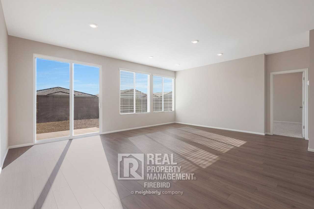 17945 W Sand Hills Dr - Photo 3 of 25