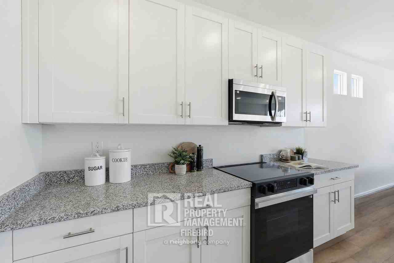 17945 W Sand Hills Dr - Photo 4 of 25