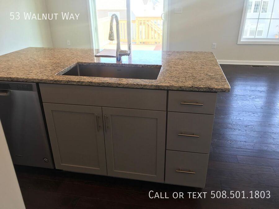 53 Walnut Way - Photo 7 of 31