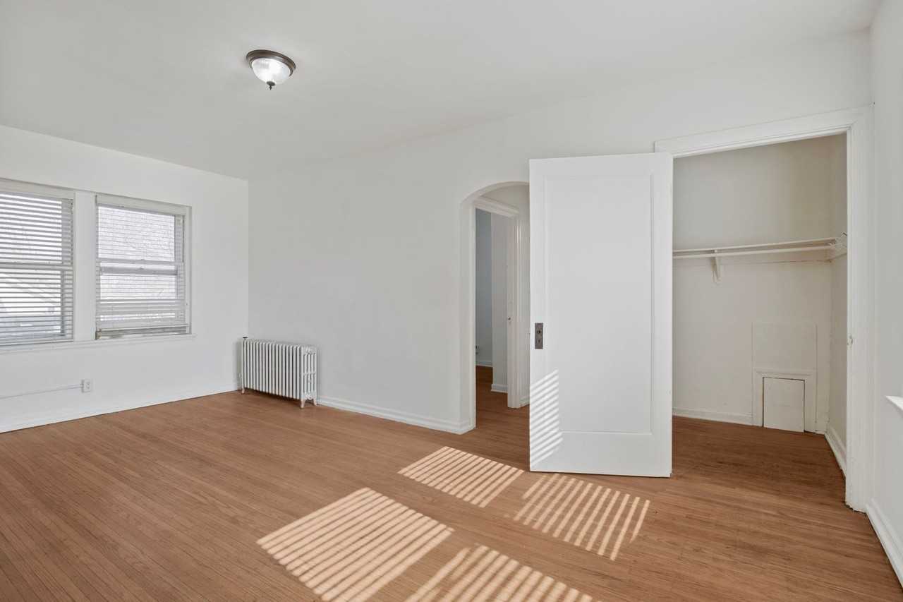 5230 E Washington St #5 - Photo 4 of 18