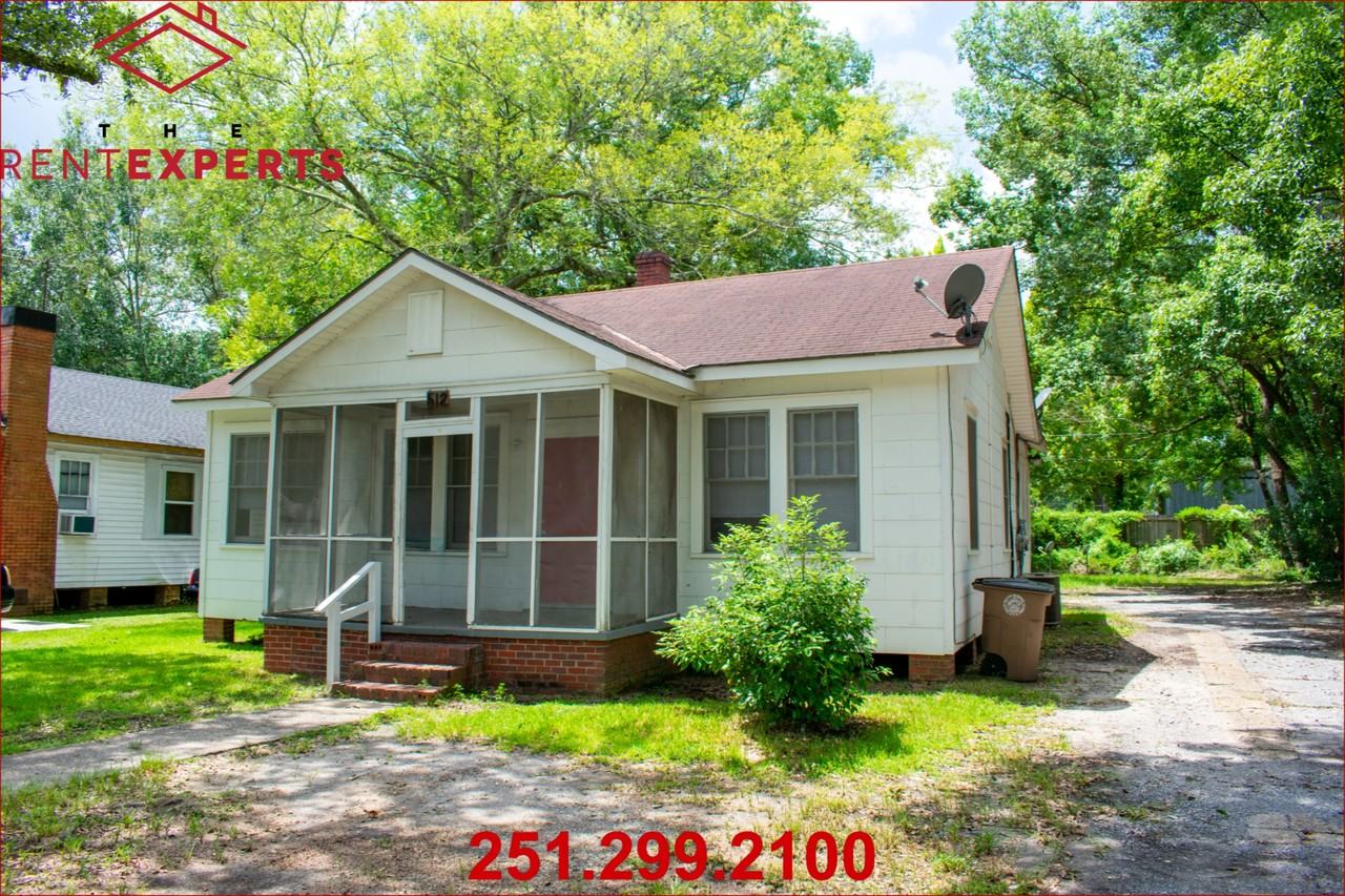 512 Williams Street - Main House #MAIN - Photo 2 of 21