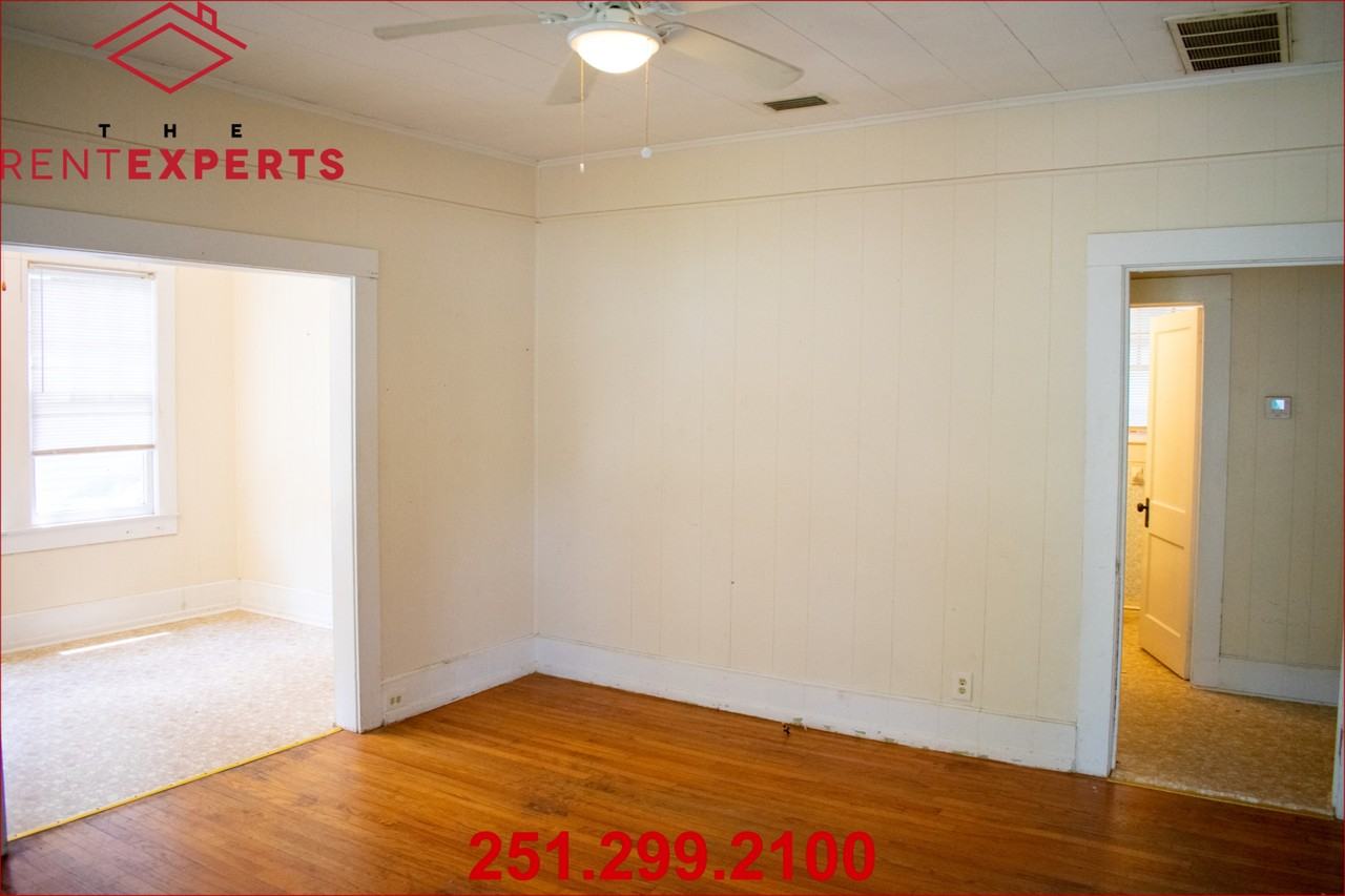 512 Williams Street - Main House #MAIN - Photo 6 of 21