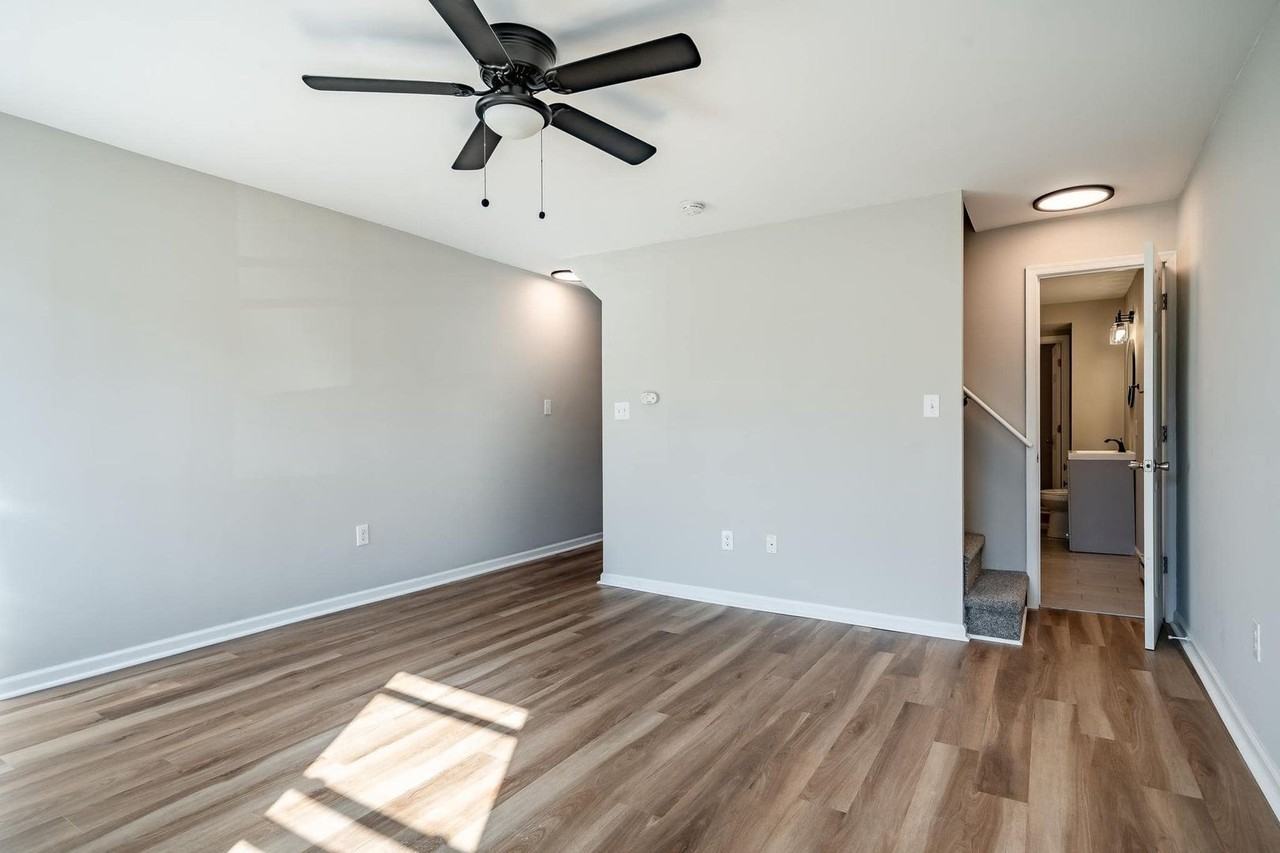 235 W Chestnut St - 235 W Chestnut #2 - Photo 3 of 14