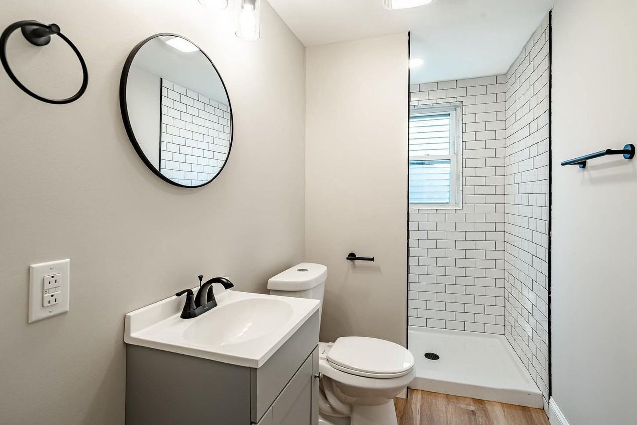 235 W Chestnut St - 235 W Chestnut #2 - Photo 7 of 14