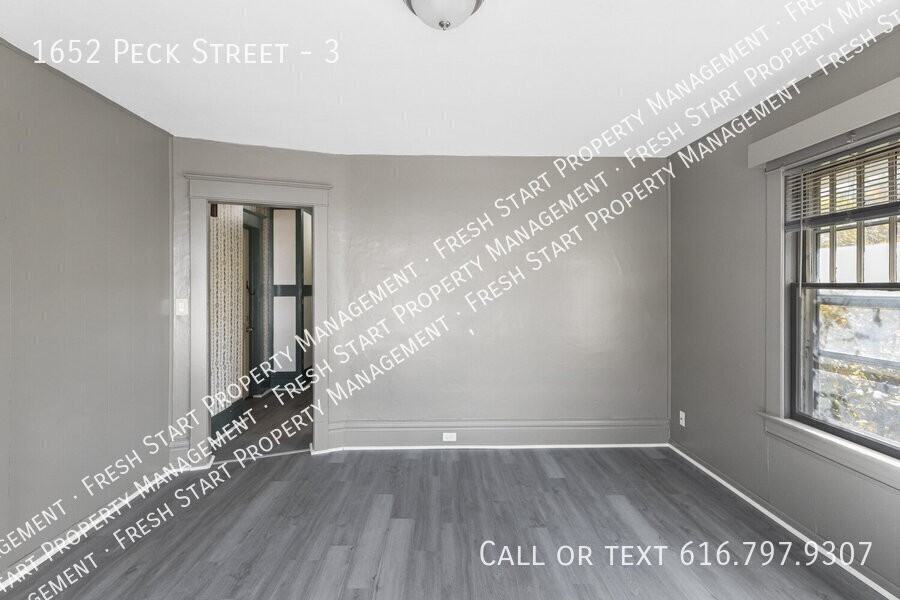 1652 Peck St #3 - Photo 6 of 17