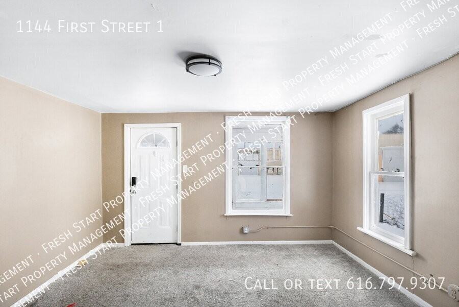 1144 1st St - Photo 5 of 15