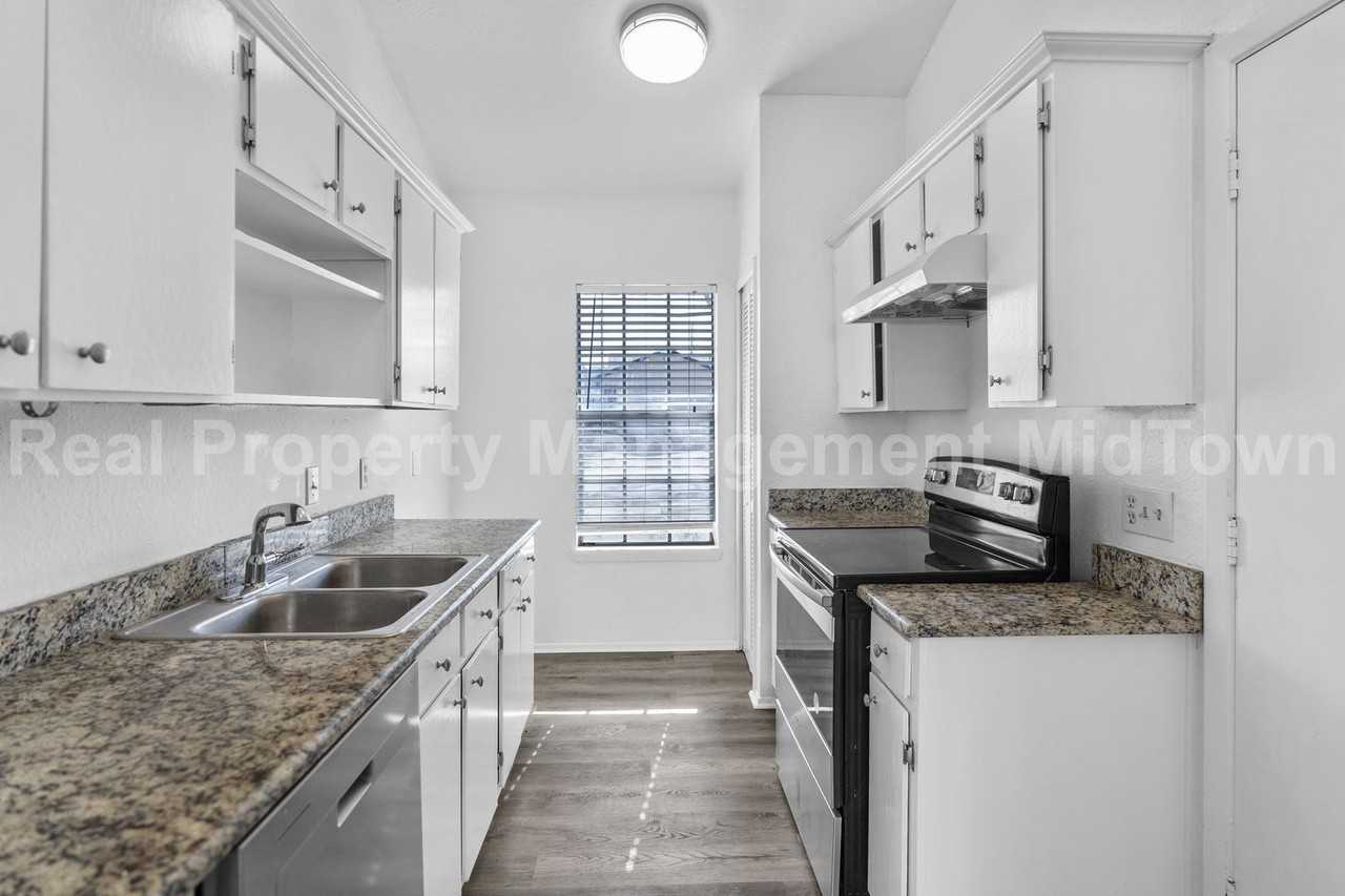 3807 Glengate Dr - Photo 7 of 25