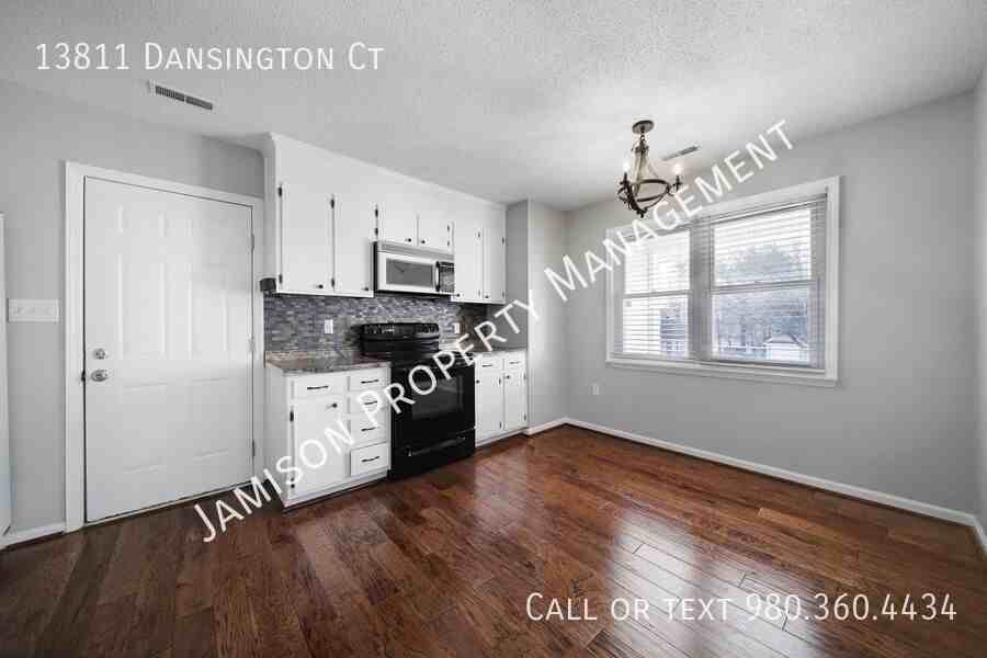13811 Dansington Ct - Photo 5 of 29